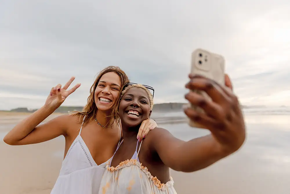 8 Travel Agency Ad Examples to Inspire Your Next Campaign!
